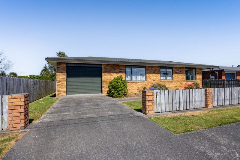 51 Swansea Road, Stratford - Carousel 1