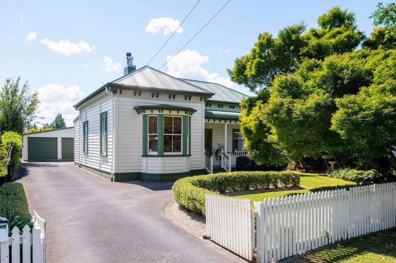 93 Brookfield Street, Hamilton East, Hamilton - Carousel 1