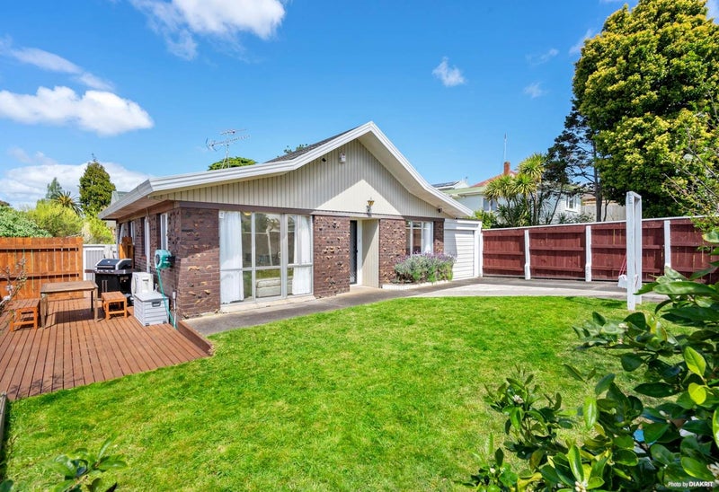 2/55A Woolfield Road, Papatoetoe, Auckland - Carousel 1