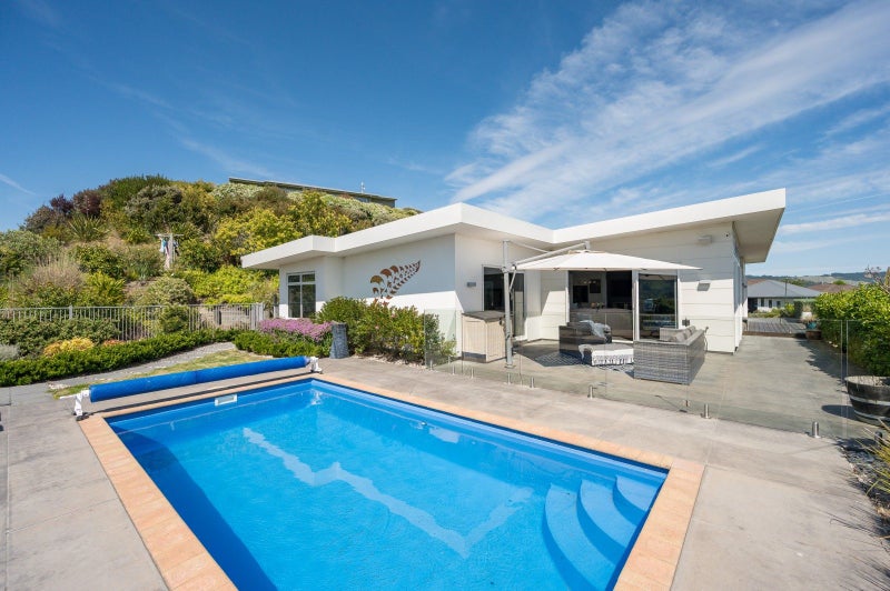 23 Katania Heights, Brightwater - Carousel 1