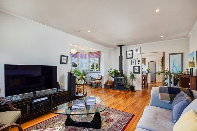 15 Maybeck Road, Mount Albert, Auckland - Carousel 2