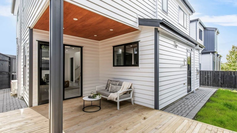 17 Mary Dreaver Street, New Windsor, Auckland - Carousel 1