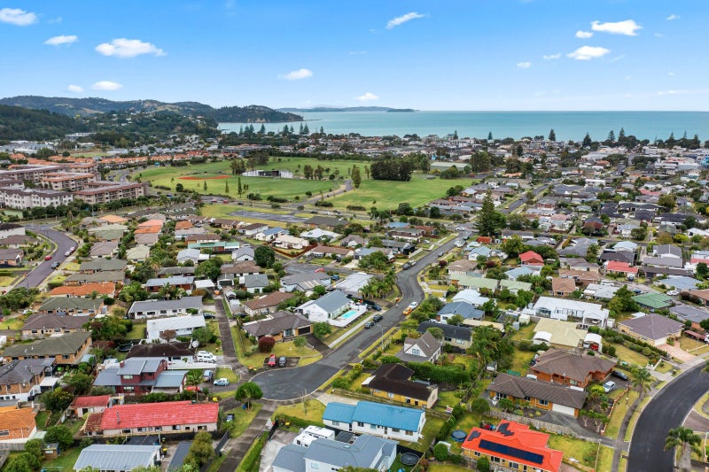 122 Florence Avenue, Orewa, Orewa - Carousel 2