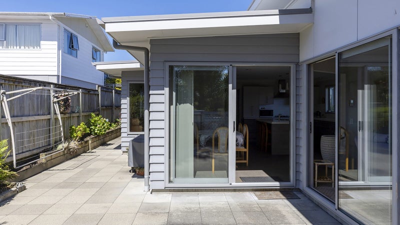 1/30 Ingle Avenue, Waipahihi, Taupō - Carousel 1