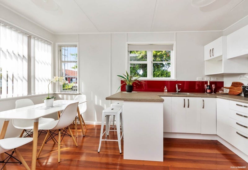 33 Rimu Street, New Lynn, Waitakere City, Auckland - Carousel 2