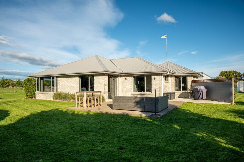 516 West Plains Road, West Plains - Carousel 1