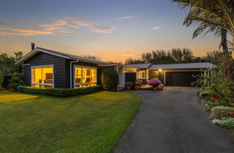 6 Leybourne Avenue, Waikanae - Carousel 1