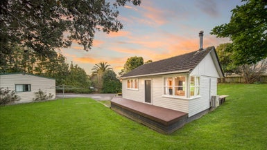4 Rossiter Avenue, Waiuku, Waiuku - Carousel 1