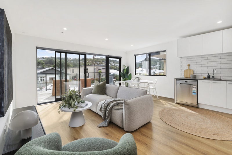 68A Darlington Road, Miramar, Wellington - Carousel 1