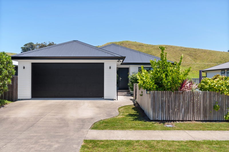 94 Hamilton Drive, Wainui, Gisborne - Carousel 1