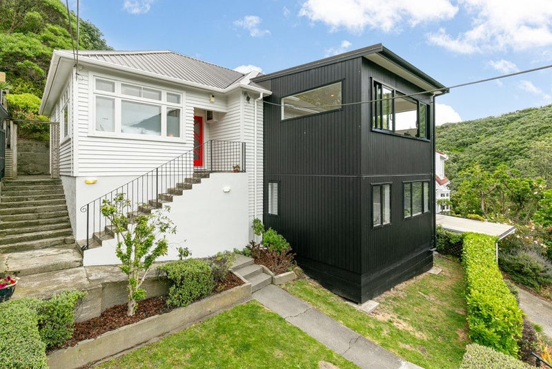 73 Hungerford Road, Houghton Bay, Wellington - Carousel 1