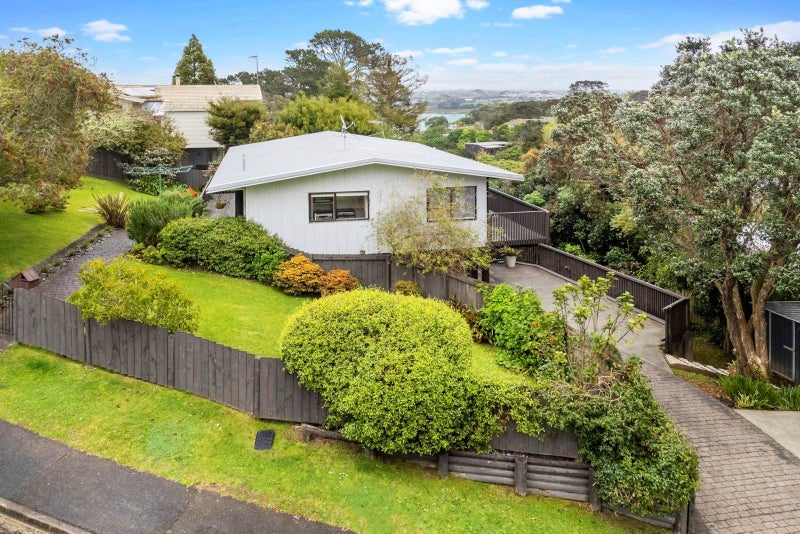 3 Telstar Place, Beach Haven, Auckland - Carousel 1