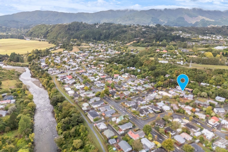 12B Crystal Grove, Birchville, Upper Hutt - Carousel 19