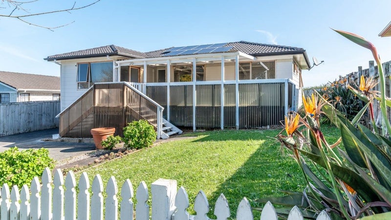7 Catkin Crescent, Papatoetoe, Auckland - Carousel 1