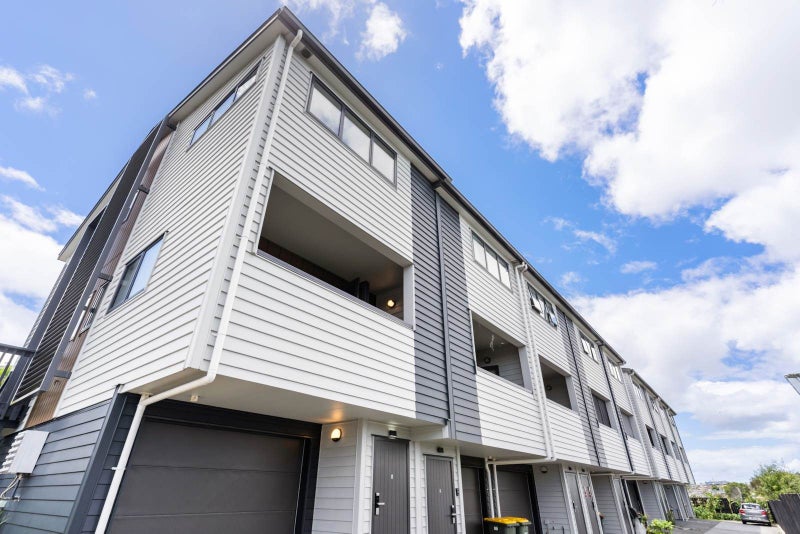 1/701 Hillsborough Road, Mount Roskill, Auckland - Carousel 1