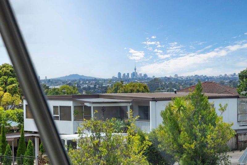 20 Rosewarne Crescent, Glendene, Auckland - Carousel 27