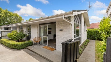 2/1 DELAWARE CRESCENT, Russley, Christchurch - Carousel 1