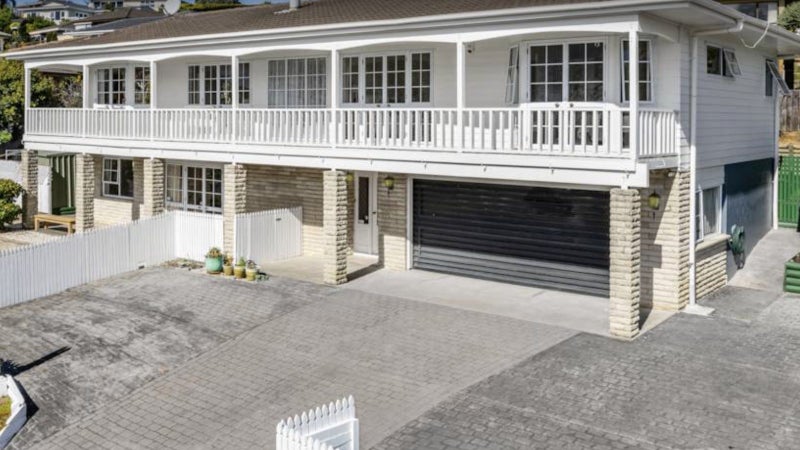 22 Sunnyview Avenue, Shelly Park, Auckland - Carousel 1