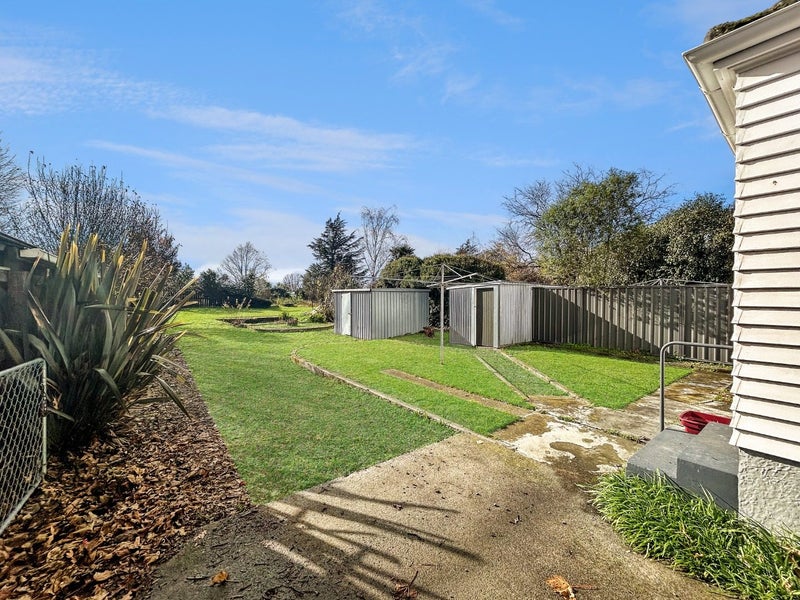 122 Essex Street, Masterton - Carousel 9