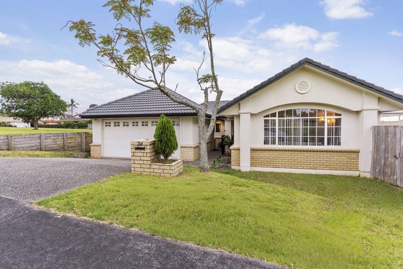 24 Corta Bella Place, Golflands, Auckland - Carousel 1