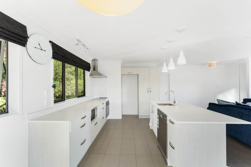 12 Milan Drive, Glen Eden, Auckland - Carousel 2