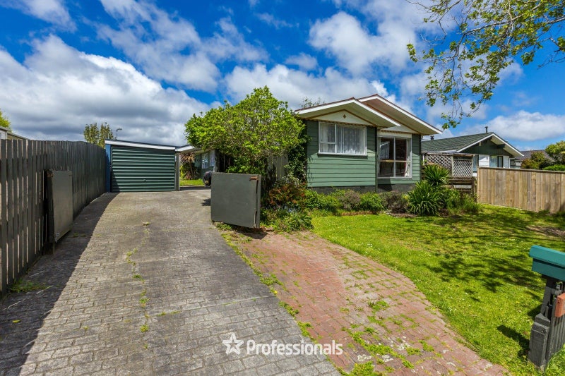 169 California Drive, Totara Park, Upper Hutt, Wellington - Carousel 1