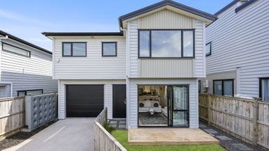 2/39 Lyndhurst Road, Te Atatū South, Auckland - Carousel 1