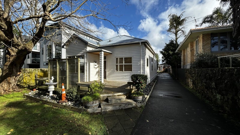 1/833 Manukau Road, Onehunga, Auckland - Carousel 1