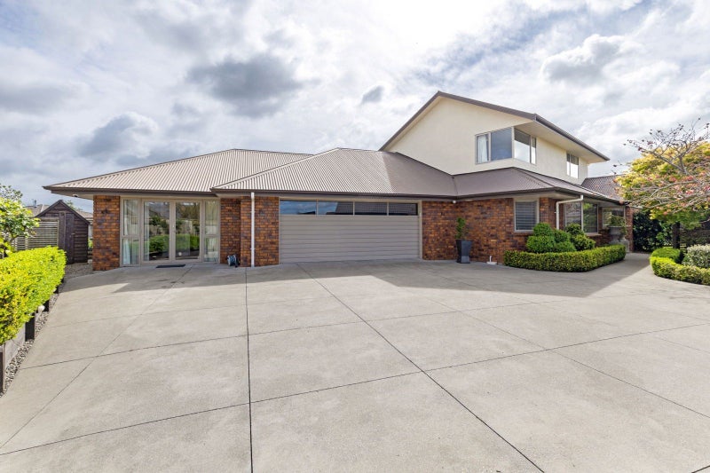 21 Liberty Grove, Kelvin Grove, Palmerston North - Carousel 1
