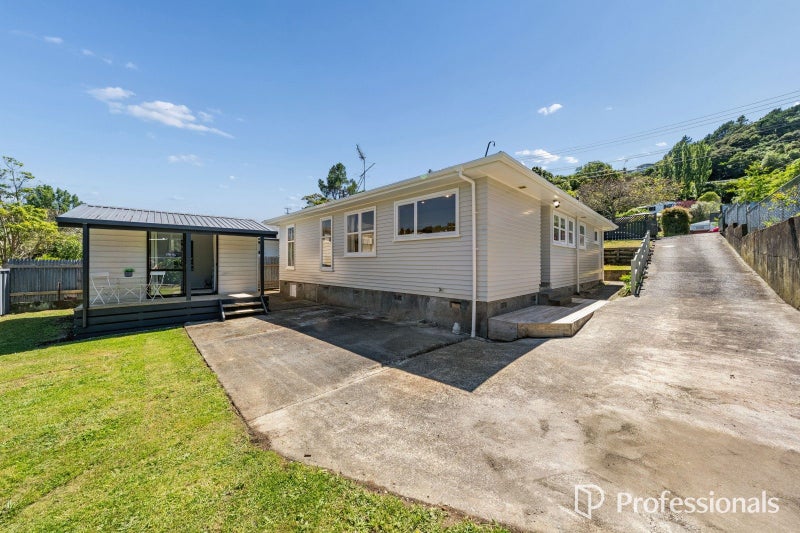 90 Thomas Street, Stokes Valley, Lower Hutt - Carousel 2