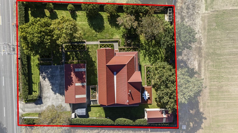 137 Egmont Road, Hillsborough, New Plymouth - Carousel 26