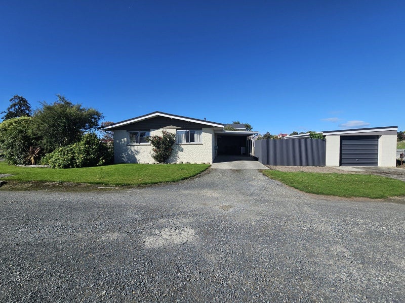 21 Centennial Avenue, Balclutha - Carousel 18