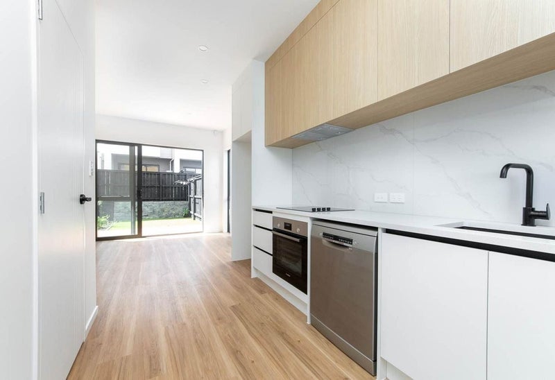 30 Rana Road, Flat Bush, Manukau City, Auckland - Carousel 2