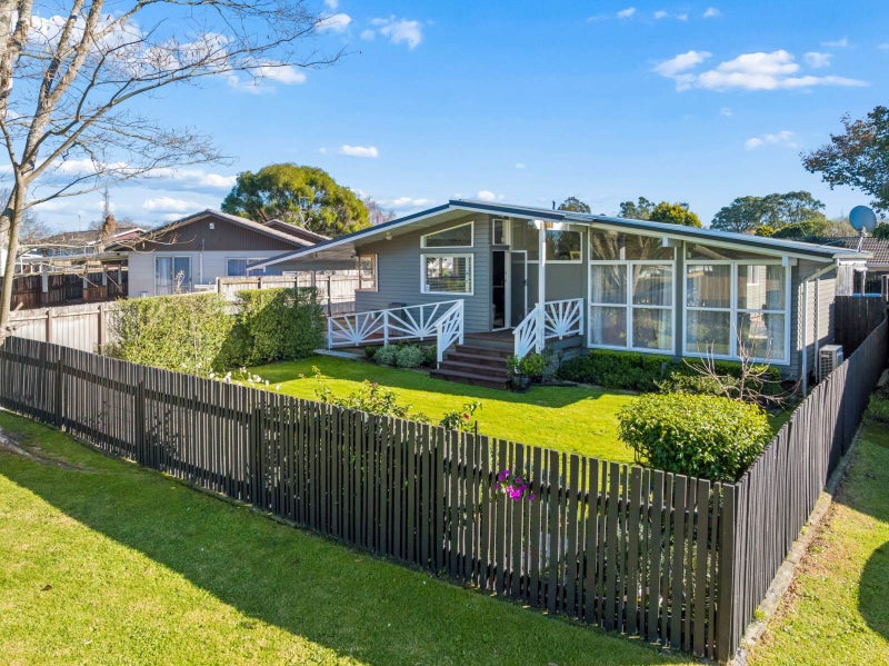 12 Chibnall Place, Conifer Grove, Takanini - Carousel 2