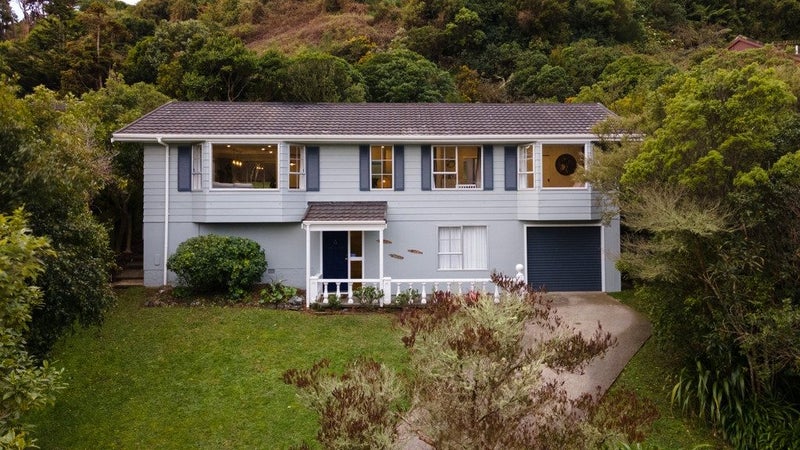 9 Tralee Place, Johnsonville, Wellington - Carousel 1