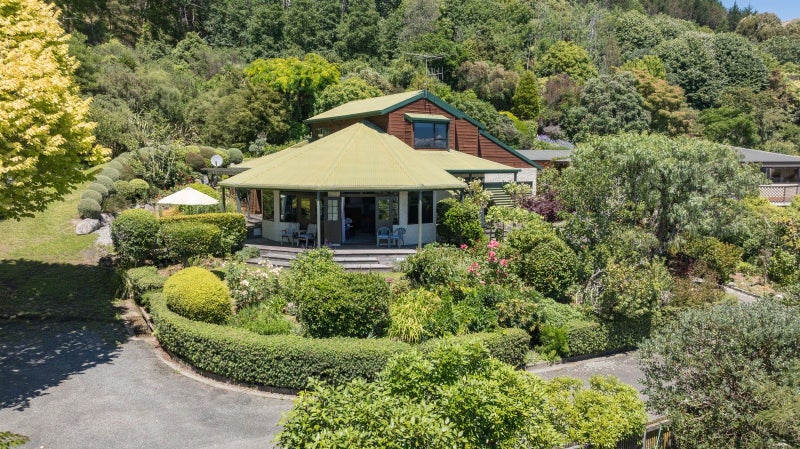 18 Barrington Place, Richmond, Richmond - Carousel 1