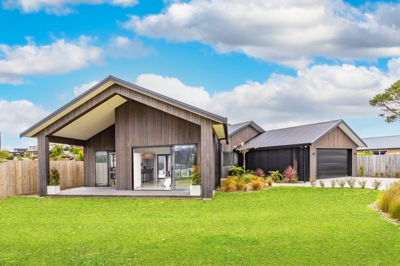 6 Paulene Anne Place, Mangawhai Heads, Mangawhai - Carousel 1