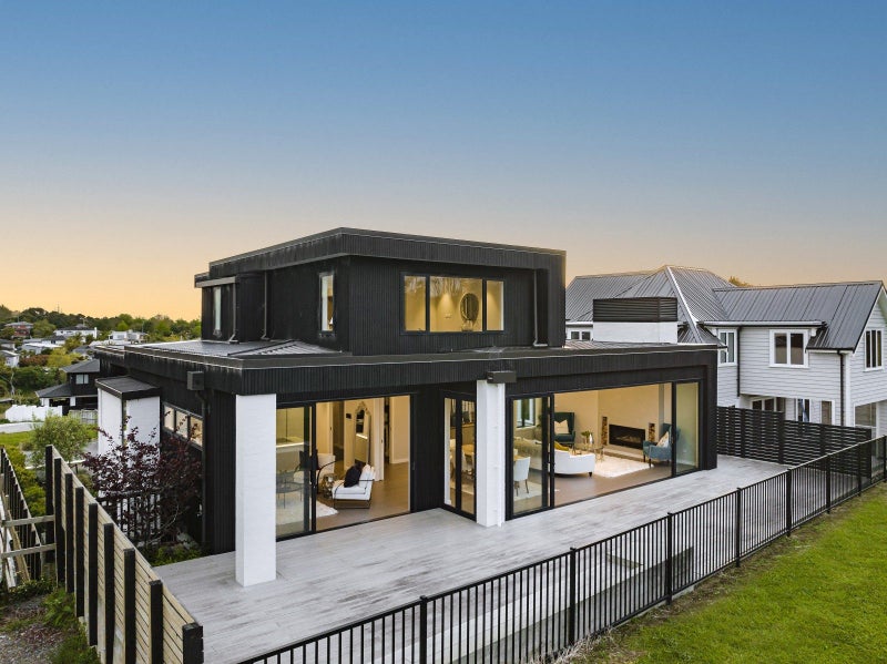 14 Third Fairway Place, Albany, Auckland - Carousel 2