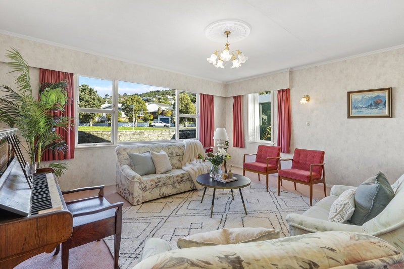 23 Endeavour Street, Lyall Bay, Wellington - Carousel 2