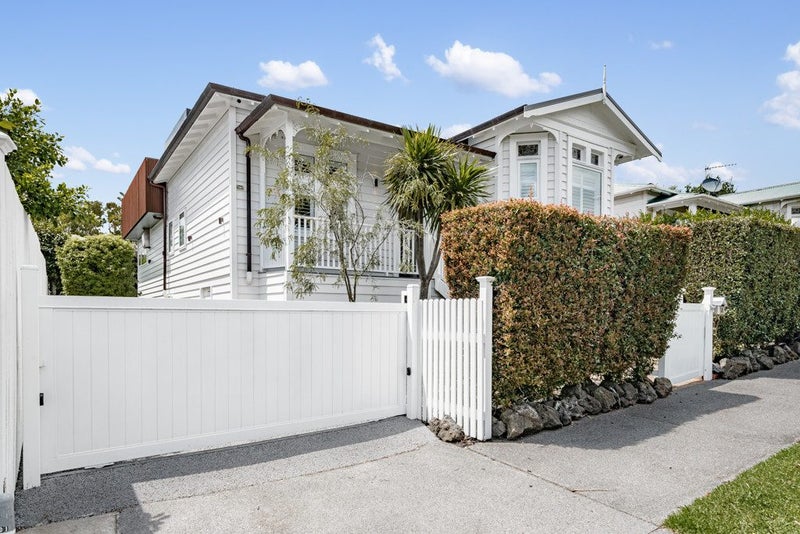 14 Tarata Street, Mount Eden, Auckland - Carousel 1