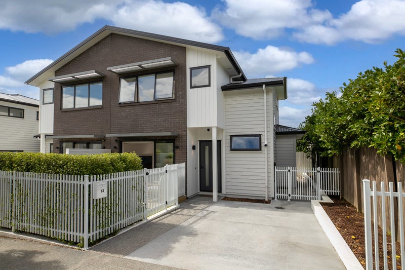 13 Wakatipu Street, Point Chevalier, Auckland - Carousel 1