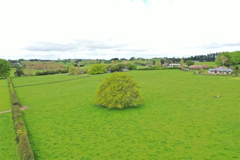 239 Koromatua Road, Temple View, Hamilton - Carousel 2