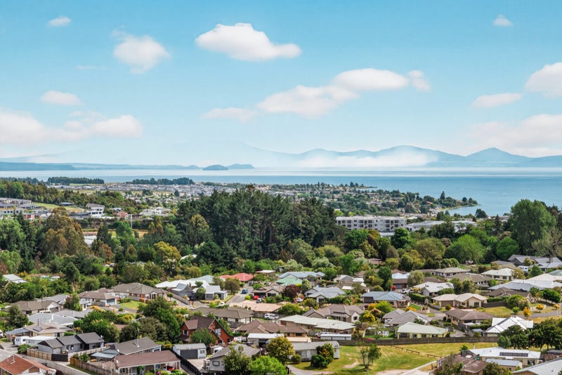 1/54 Arthur Crescent, Hilltop, Taupō - Carousel 24