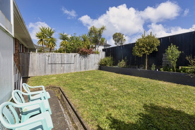 2/24 Walford Road, Point Chevalier, Auckland - Carousel 8