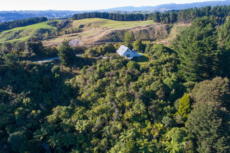 238 No 1 Line, Pohangina, Ashhurst - Carousel 2