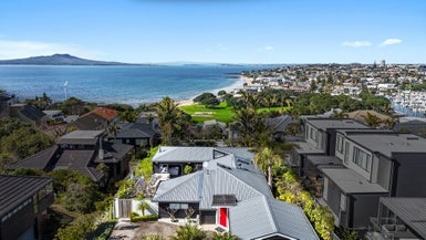 2/16 Marama Street, Castor Bay, Auckland - Carousel 1