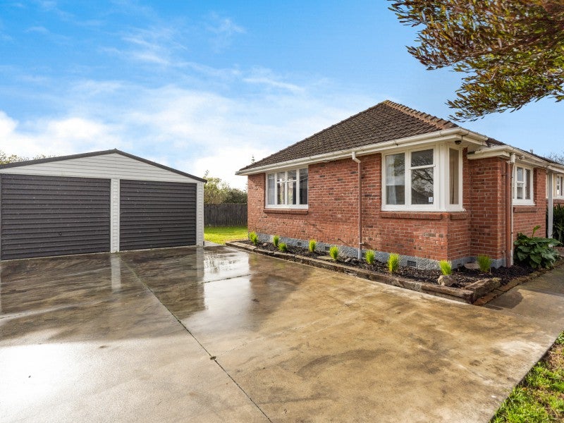 2 Wakefield Street, Awapuni, Palmerston North - Carousel 1