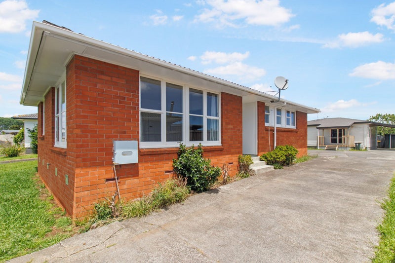 27 Chingford Close, Mangere, Auckland - Carousel 1