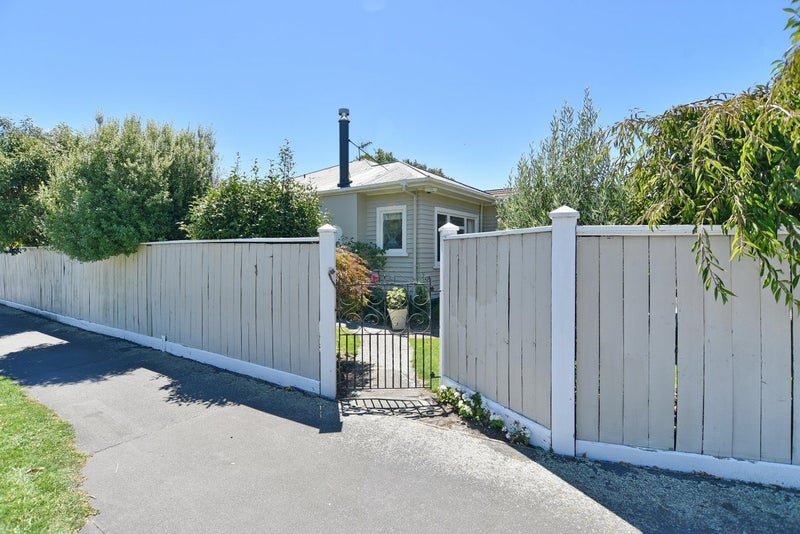 1/2 Barrington Street, Somerfield, Christchurch - Carousel 35