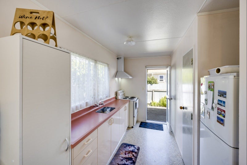 2/80 Latham Street, Marewa, Napier, Hawke's Bay - Carousel 2